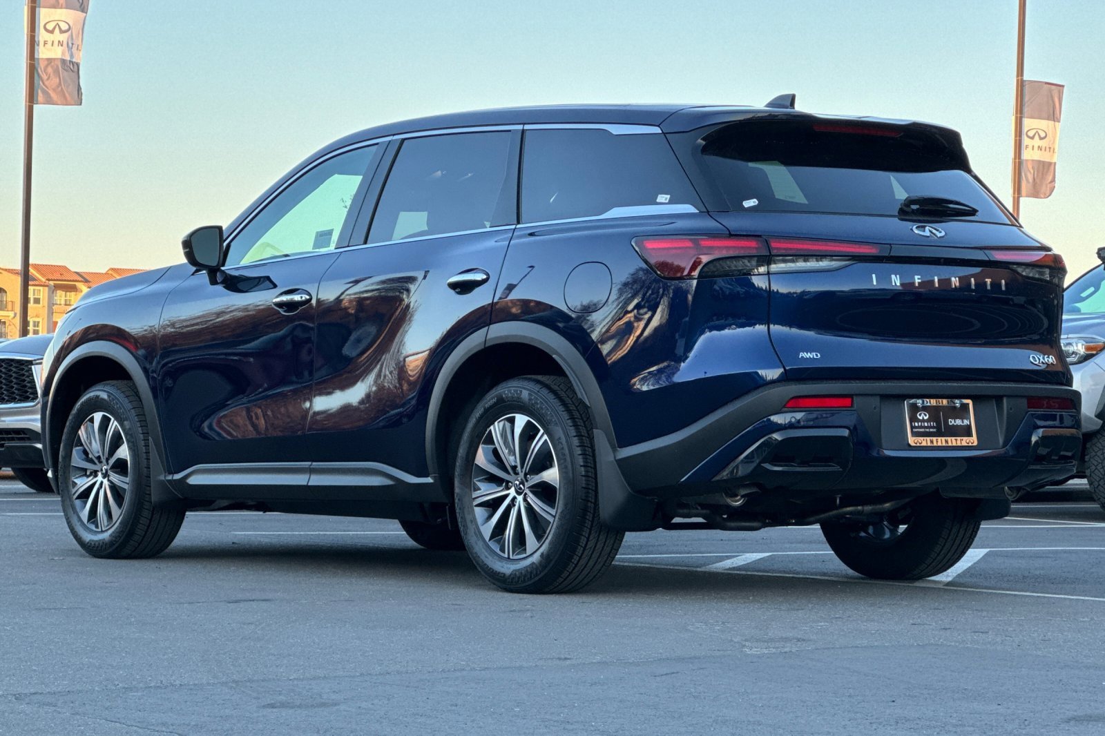 Certified 2025 INFINITI QX60 Pure image 3