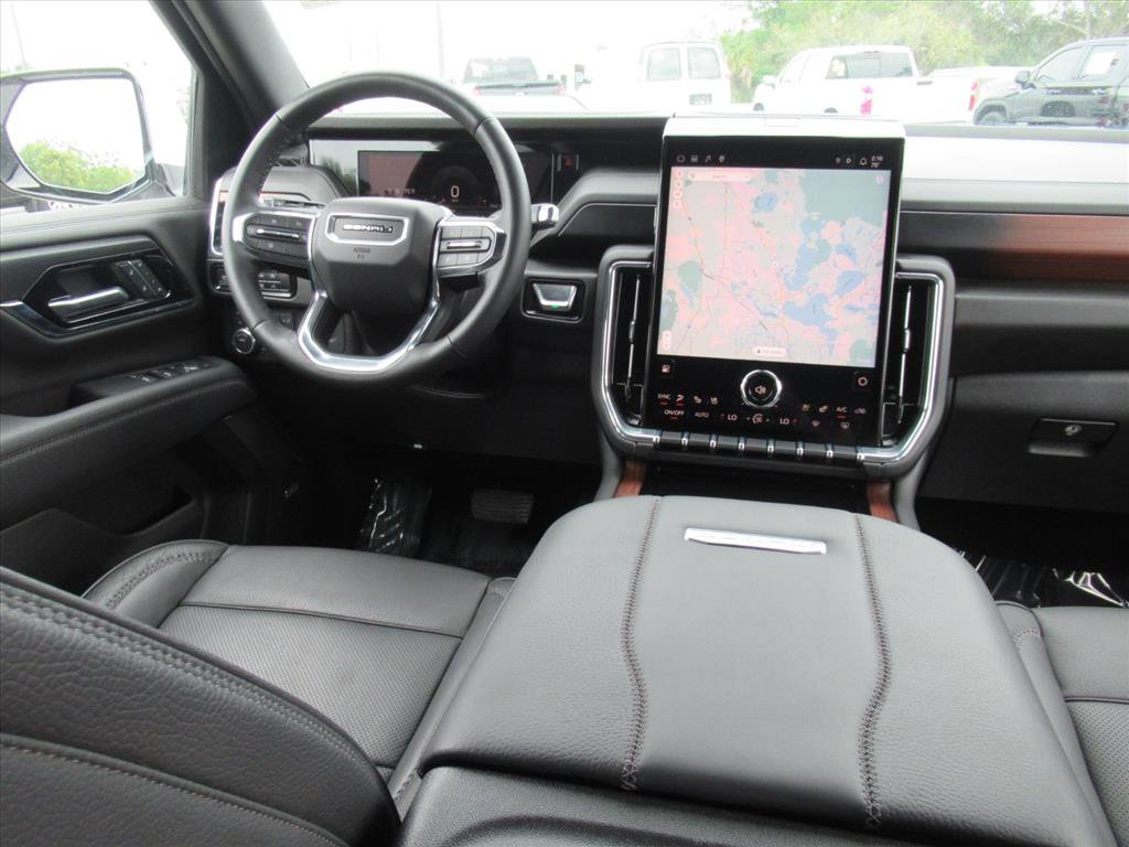 Used 2025 GMC Yukon XL Denali image 13
