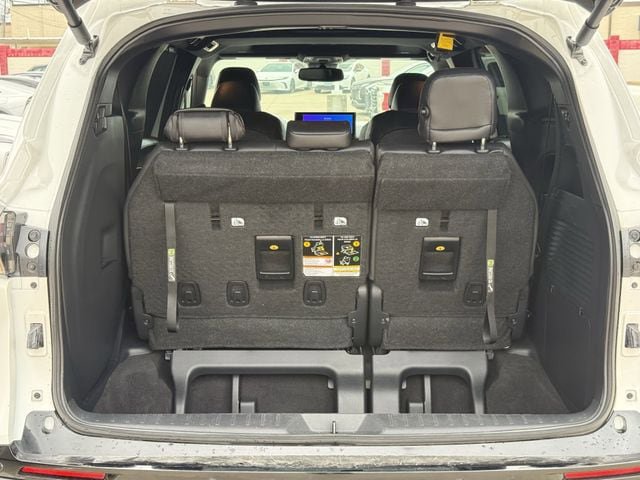 Used 2025 Toyota Sienna XSE FWD image 35