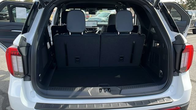 New 2026 Ford Explorer ST-Line w/ ST-Line Street Pack RWD image 12
