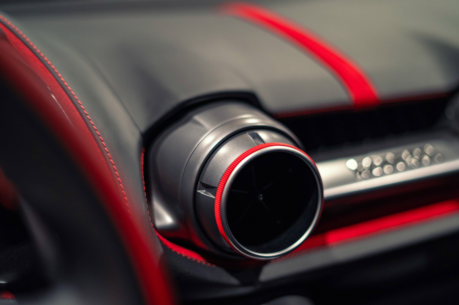 Used 2020 Ferrari 812 Superfast RWD image 34