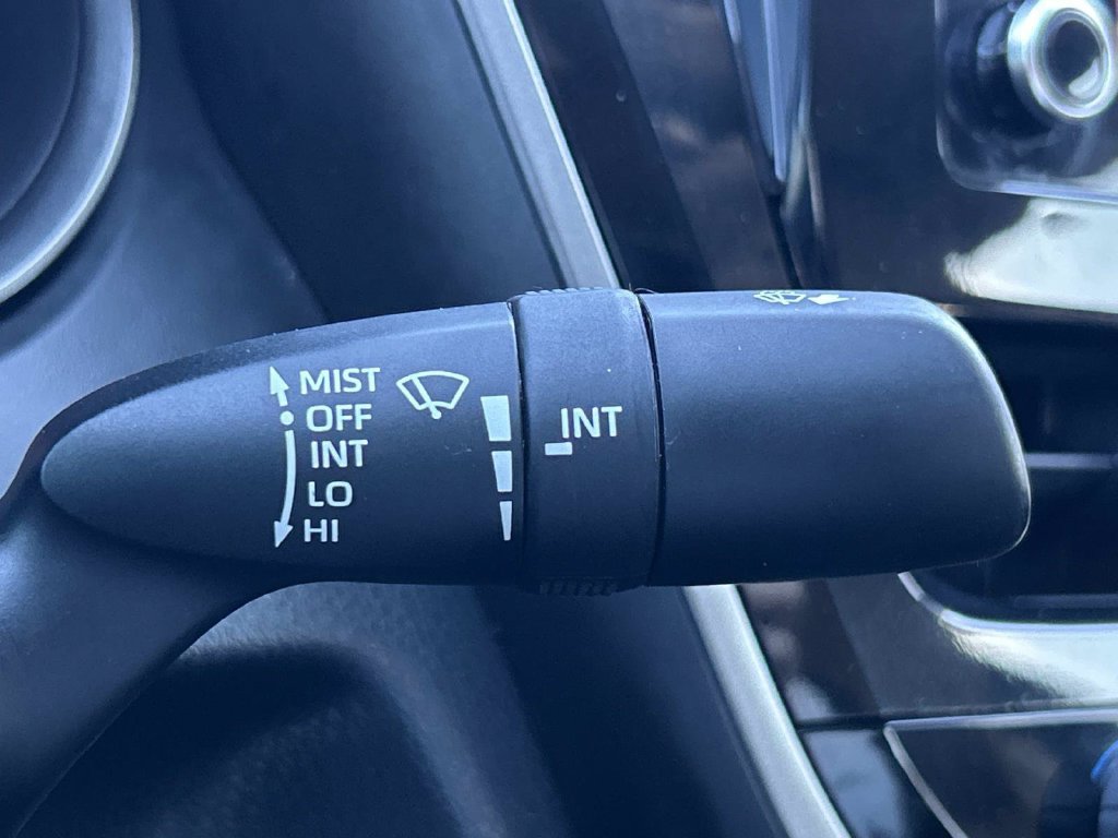 Used 2021 Toyota Camry SE FWD image 30