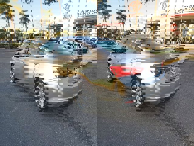 Used 2025 Chevrolet Malibu LT image 3