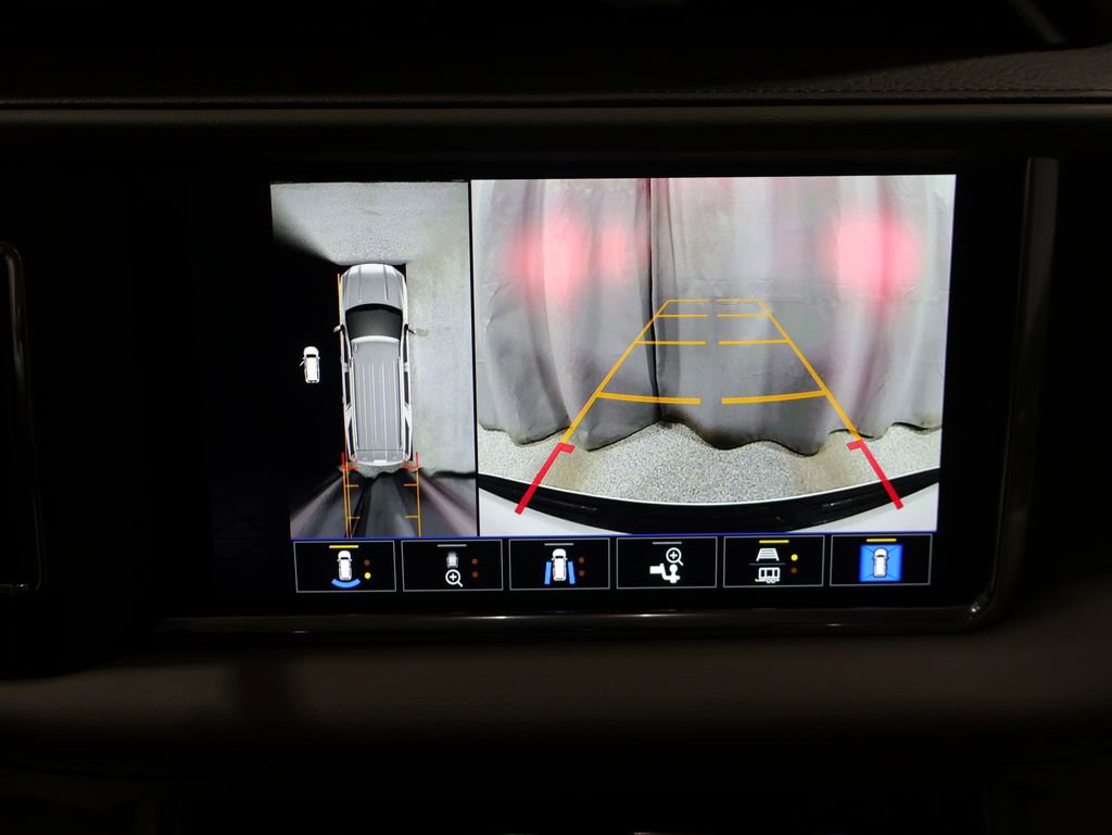 Used 2023 GMC Yukon Denali w/ Max Trailering Package image 9