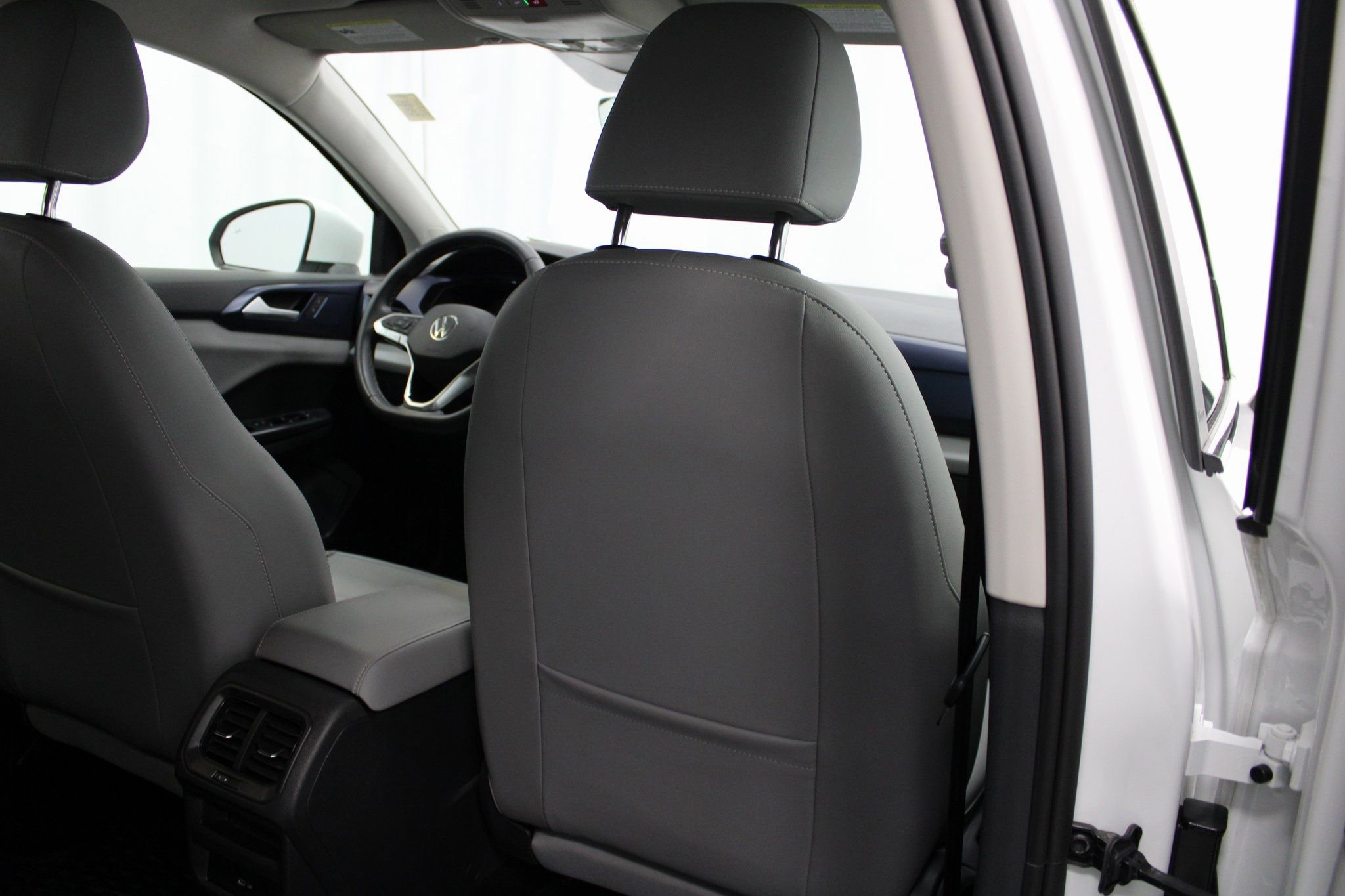 Used 2022 Volkswagen Taos SE image 27