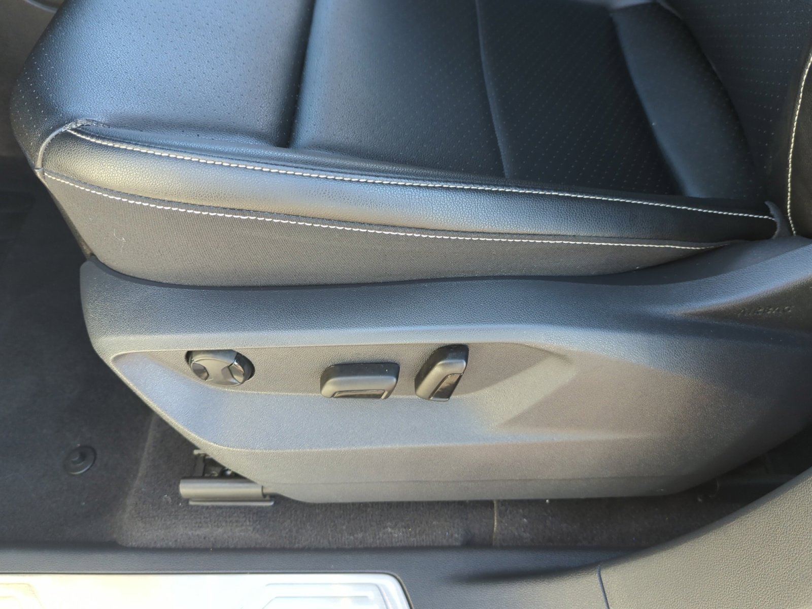 Used 2023 Volkswagen Atlas SE w/ Panoramic Sunroof Package image 14