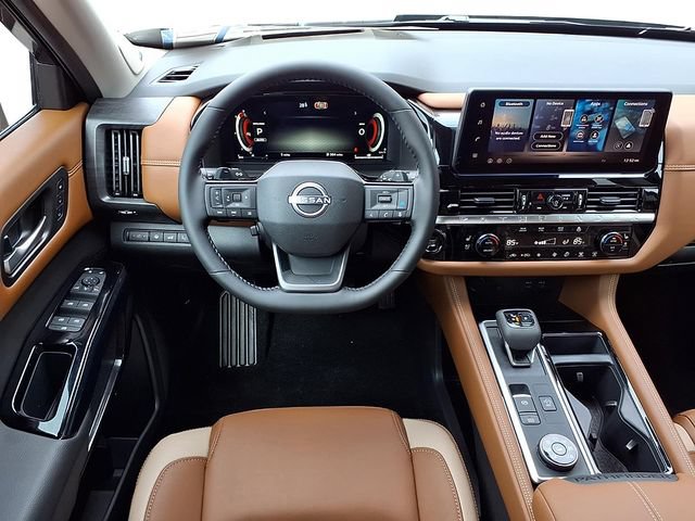 New 2026 Nissan Pathfinder Platinum AWD/4WD image 11