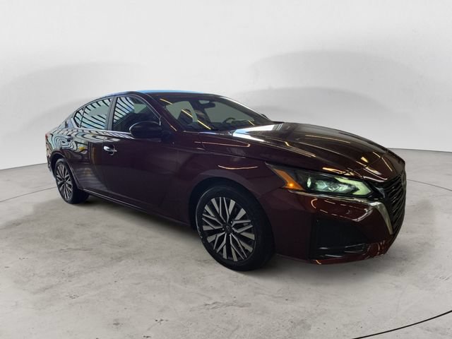 Used 2024 Nissan Altima 2.5 SV FWD image 3