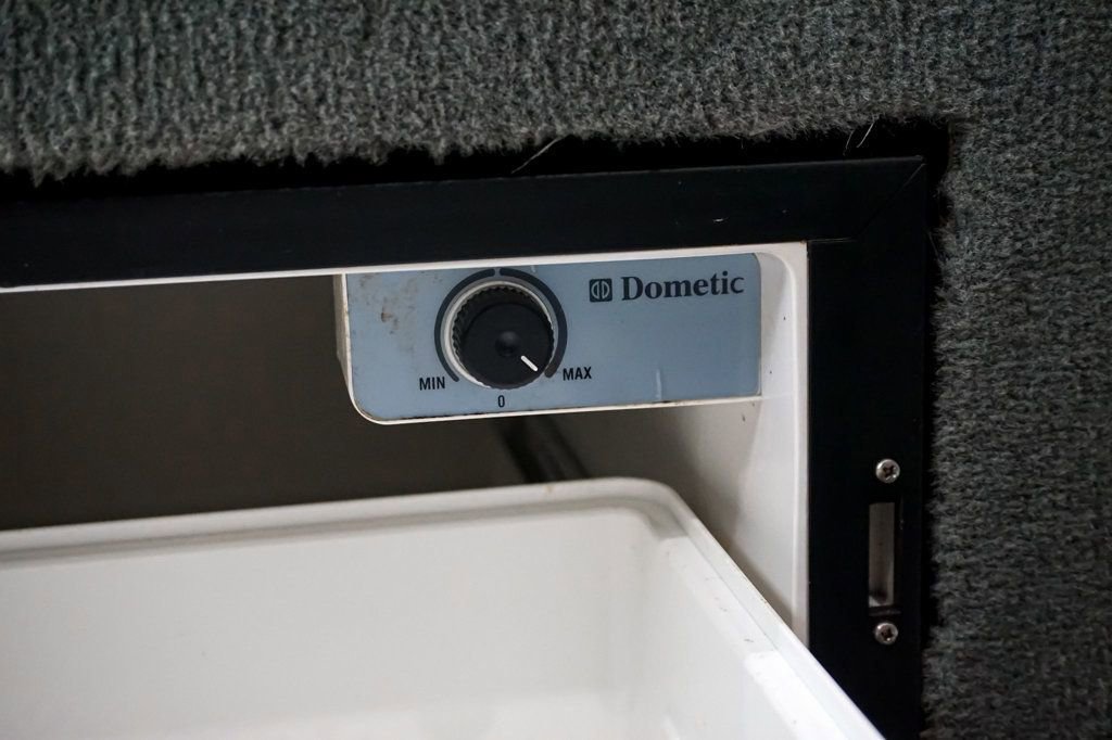 Used 2015 Mercedes-Benz Sprinter 2500 image 71