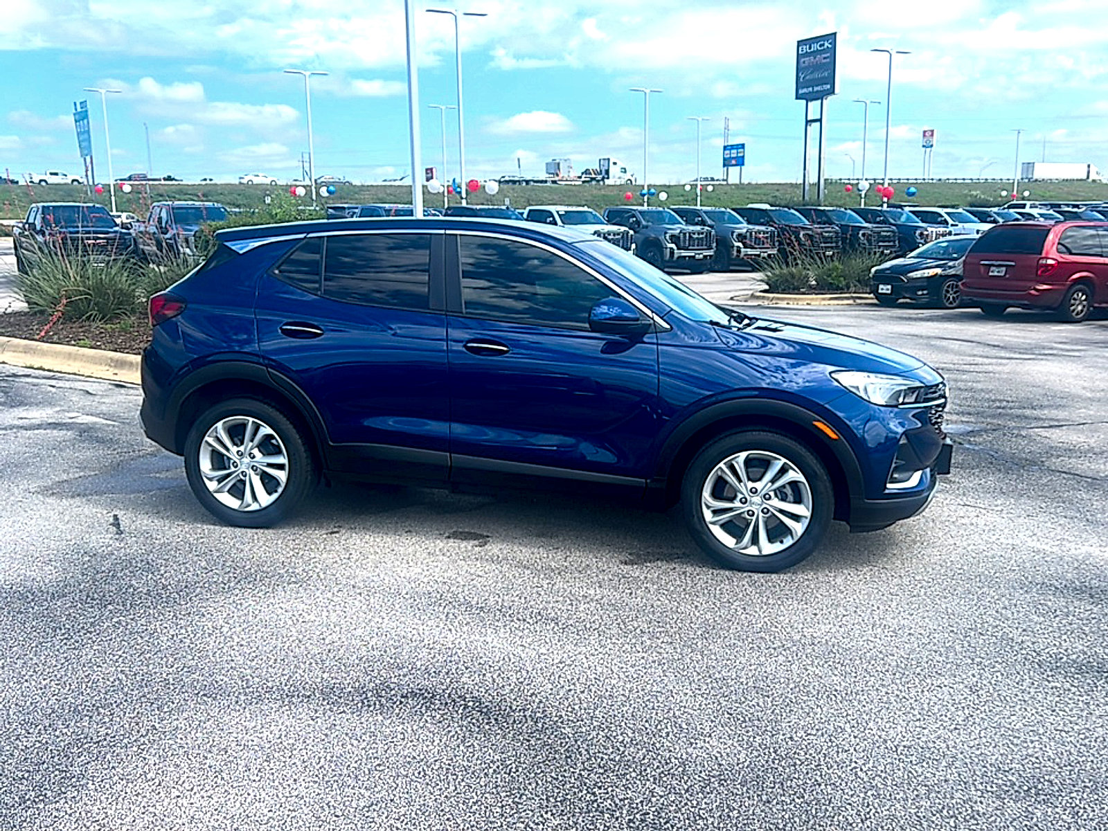 Used 2023 Buick Encore GX Preferred w/ Cold Weather Comfort Package FWD image 5