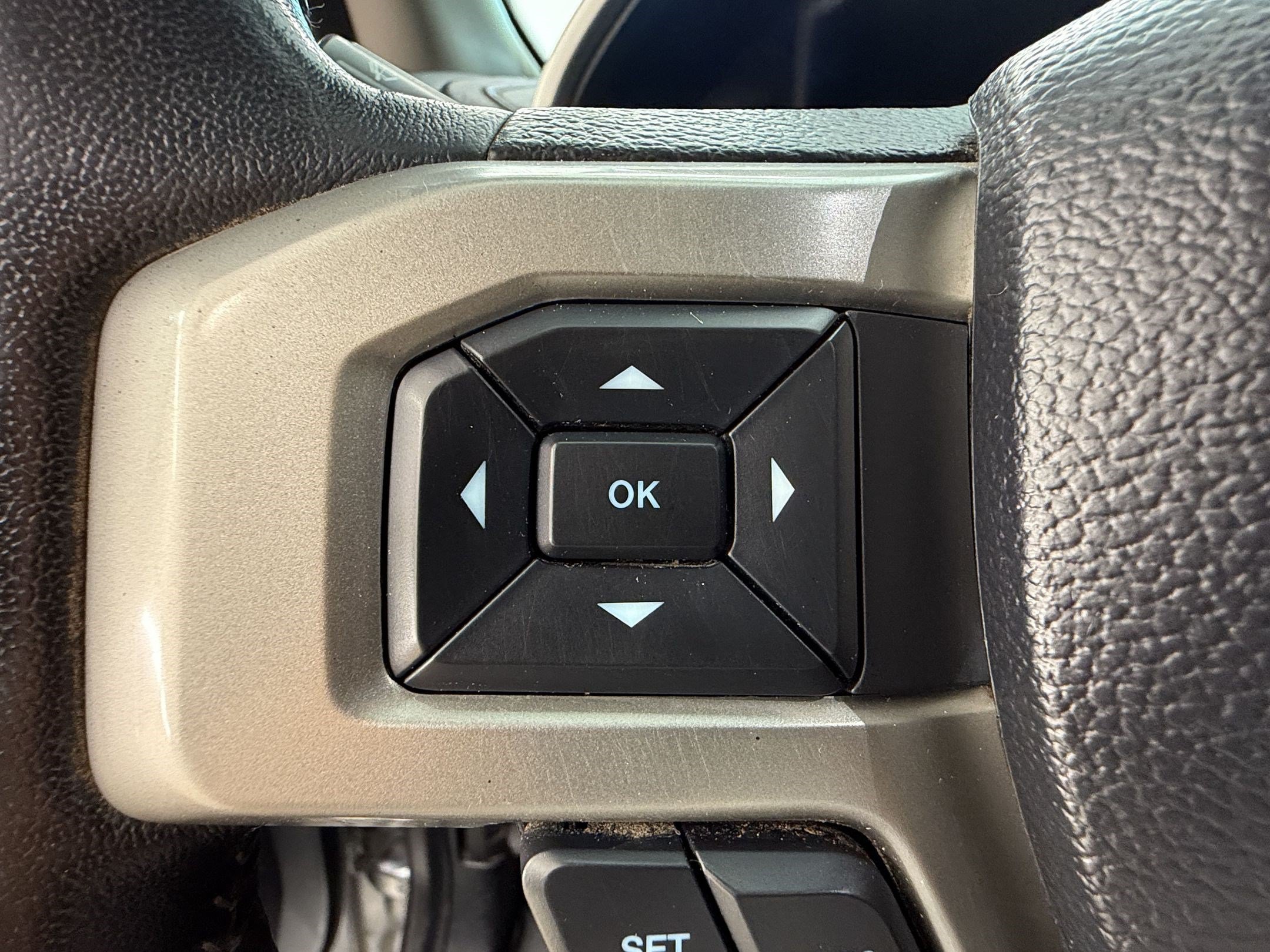 Used 2021 Ford F350 Lariat w/ Lariat Ultimate Package AWD/4WD image 16