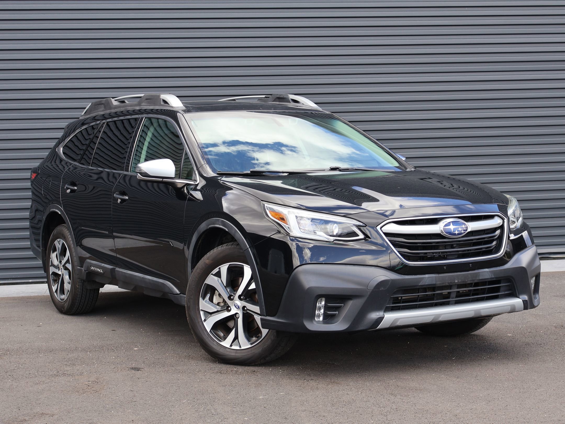 Used 2020 Subaru Outback Touring XT AWD/4WD image 3