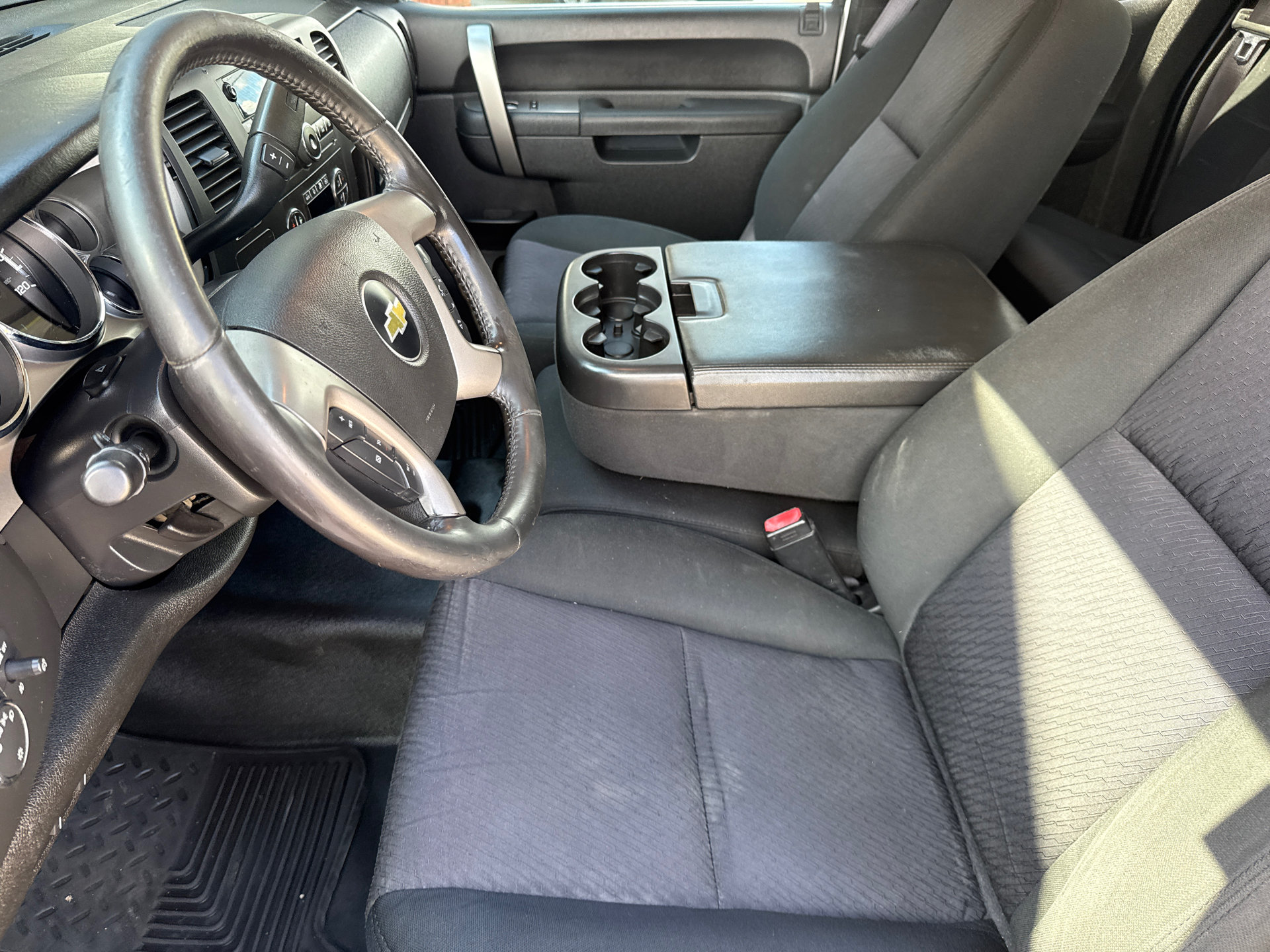 Used 2011 Chevrolet Silverado 2500 LT w/ Interior Plus Package AWD/4WD image 19