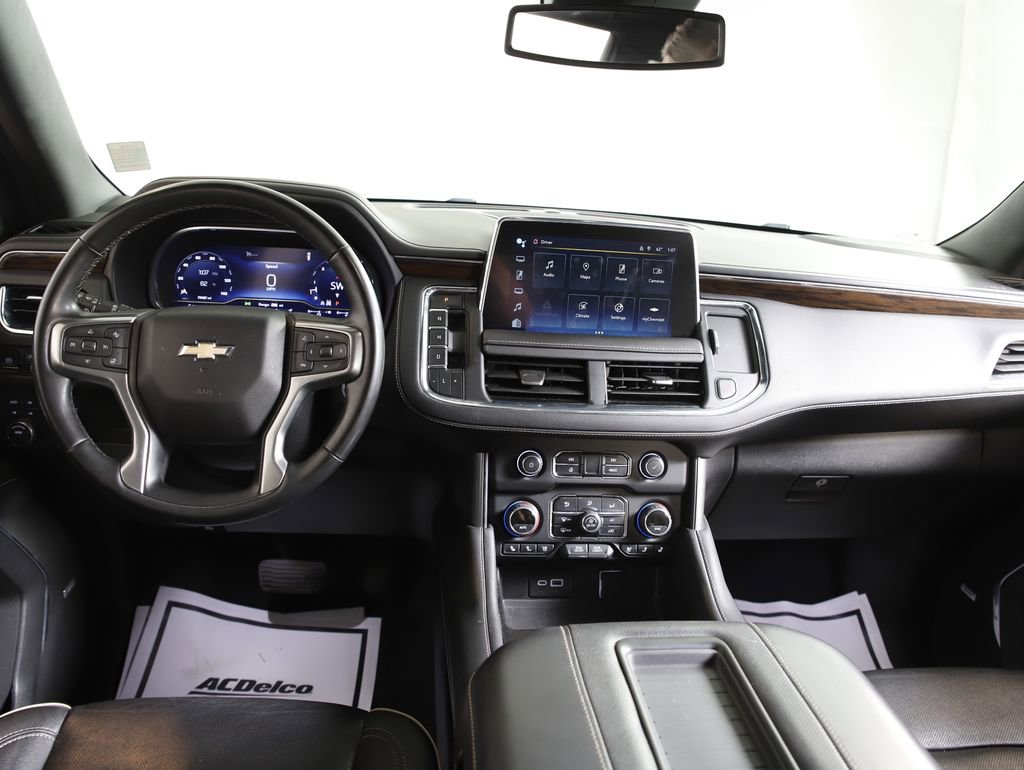 Used 2023 Chevrolet Suburban Premier image 15