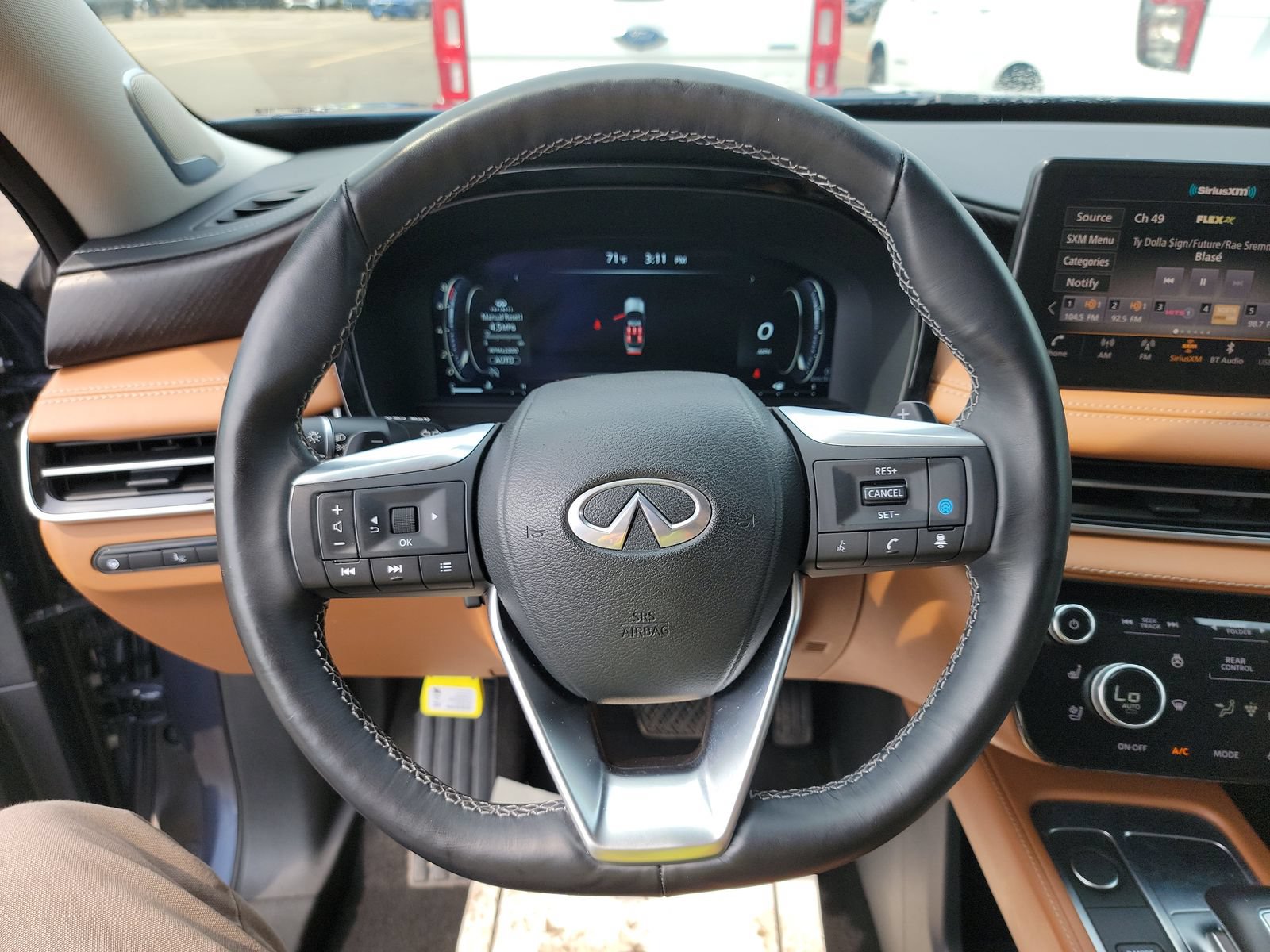 Used 2024 INFINITI QX60 Sensory AWD/4WD image 10