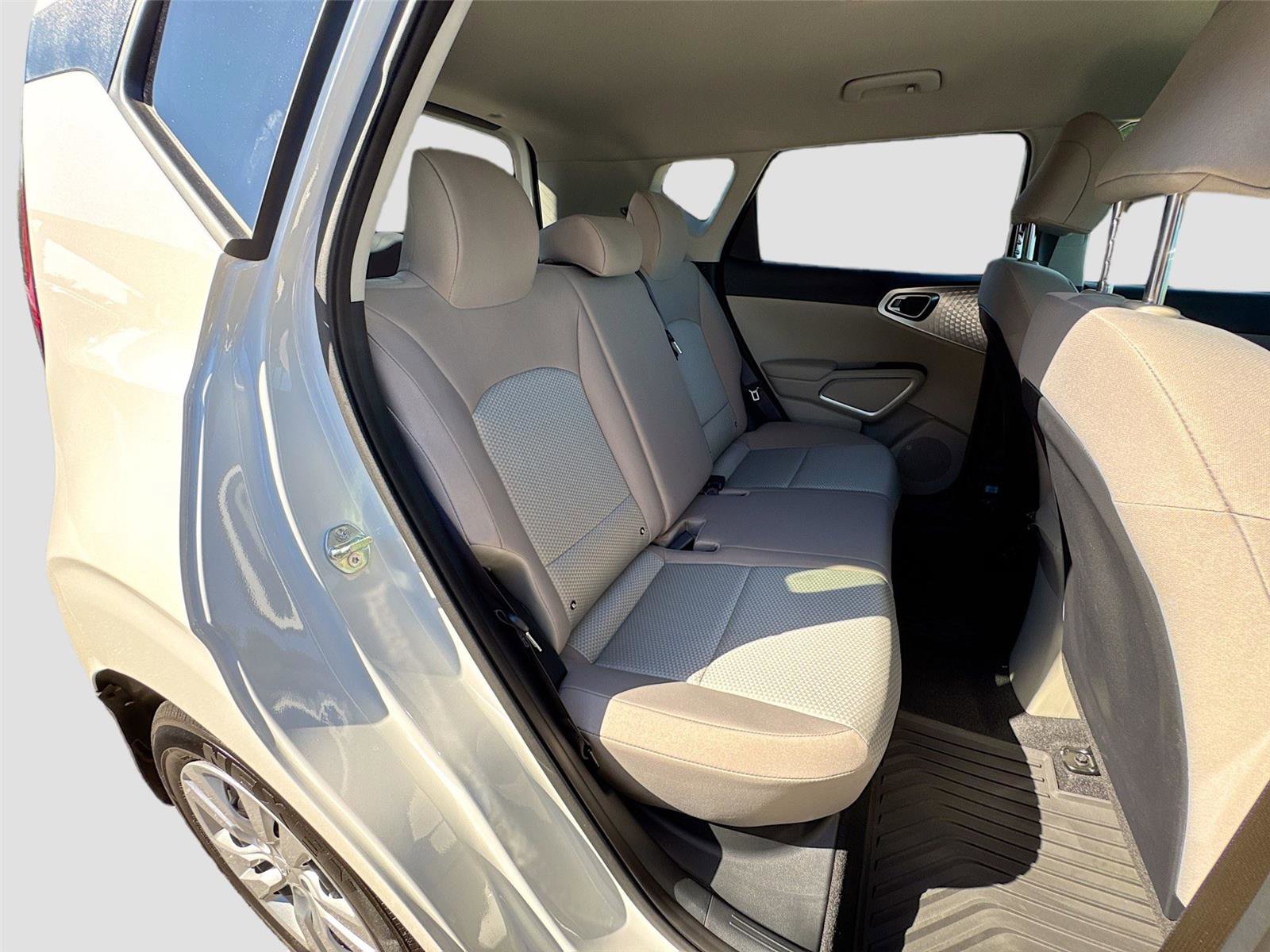 Used 2023 Kia Soul LX image 24