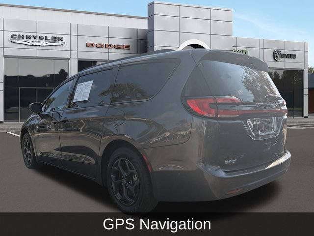 Used 2021 Chrysler Pacifica Touring-L w/ Uconnect Theater Family Group image 5