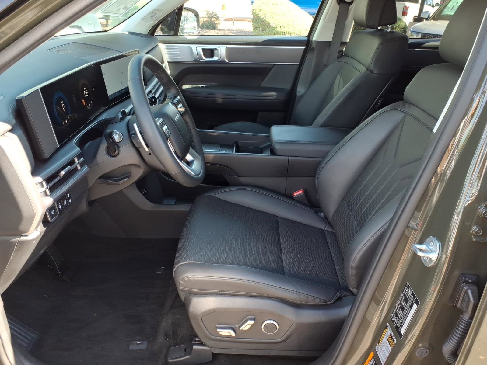 Certified 2025 Hyundai Santa Fe XRT image 13