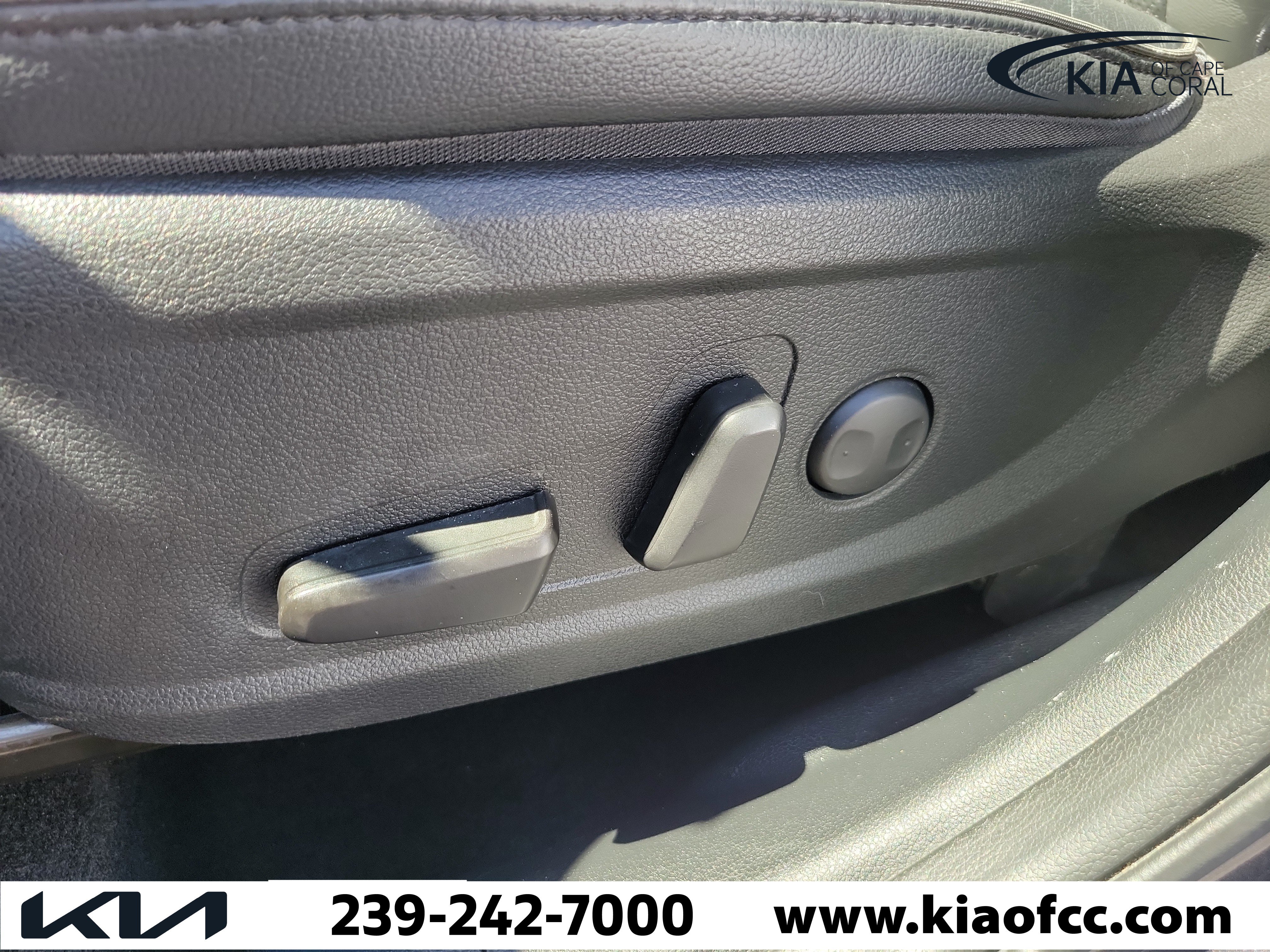 Used 2021 Hyundai Santa Fe SEL w/ Convenience + Premium Package FWD image 23