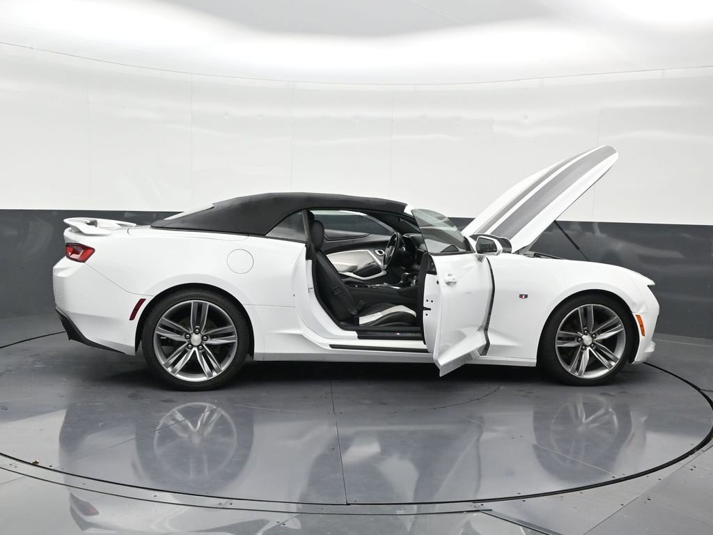 Used 2017 Chevrolet Camaro LT image 31