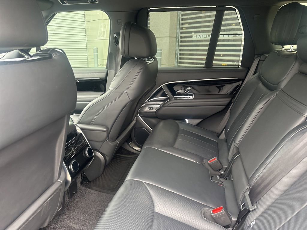 Used 2023 Land Rover Range Rover SE image 15