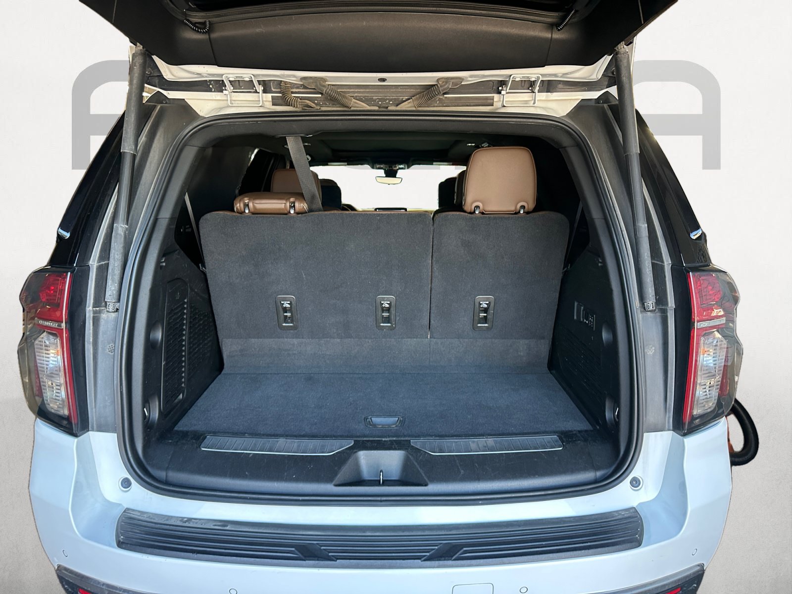 Used 2021 Chevrolet Tahoe High Country w/ Premium Package RWD image 12