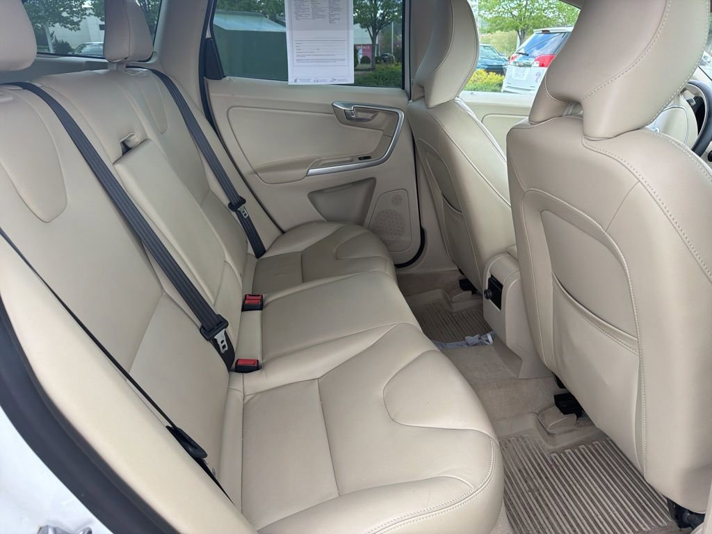 Used 2015 Volvo XC60 T6 image 8