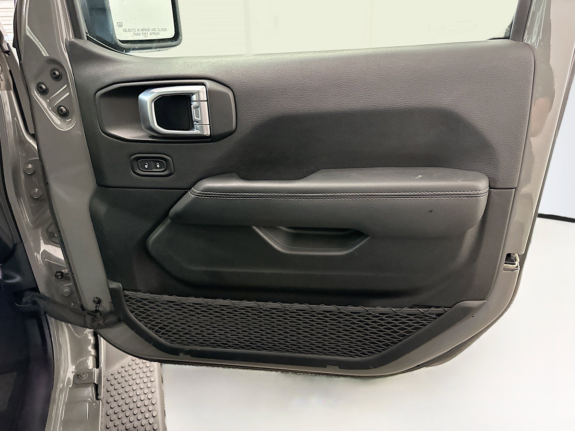 Used 2023 Jeep Wrangler Sahara w/ Cold Weather Group image 33