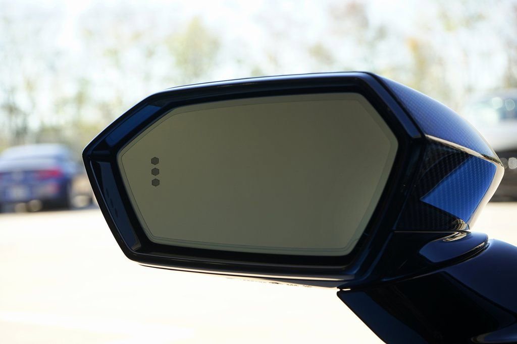 Used 2025 Lamborghini Revuelto image 33