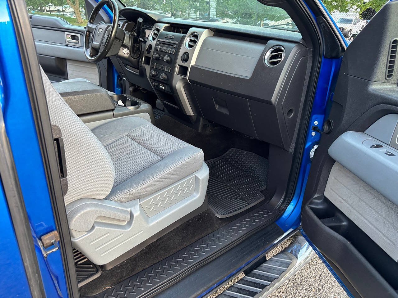 Used 2011 Ford F150 XLT w/ XLT Chrome Pkg RWD image 18
