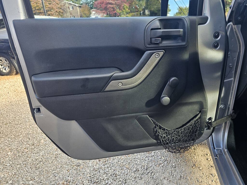 Used 2015 Jeep Wrangler Sport w/ Quick Order Package 23S AWD/4WD image 12