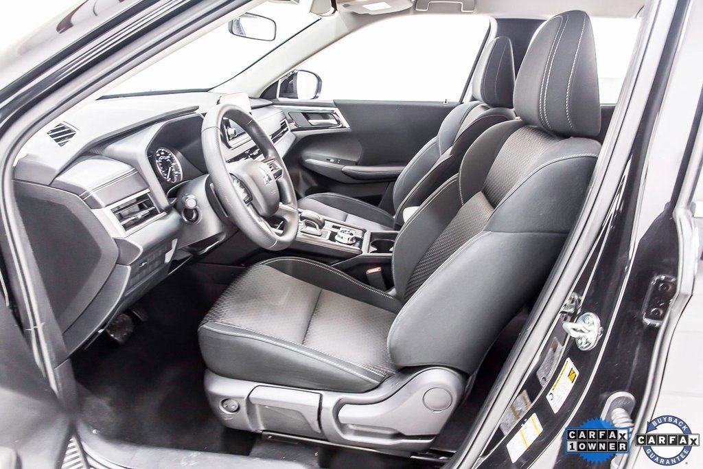 Used 2024 Mitsubishi Outlander ES image 24