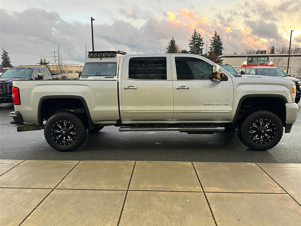 Used 2019 GMC Sierra 3500 Denali image 6