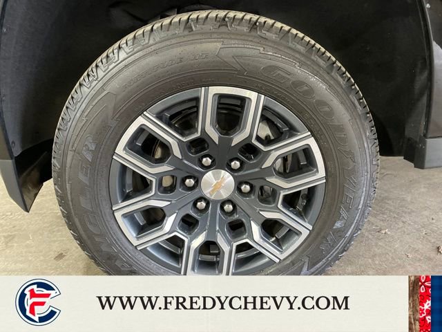 Used 2024 Chevrolet Colorado LT w/ LT Convenience Package III image 18