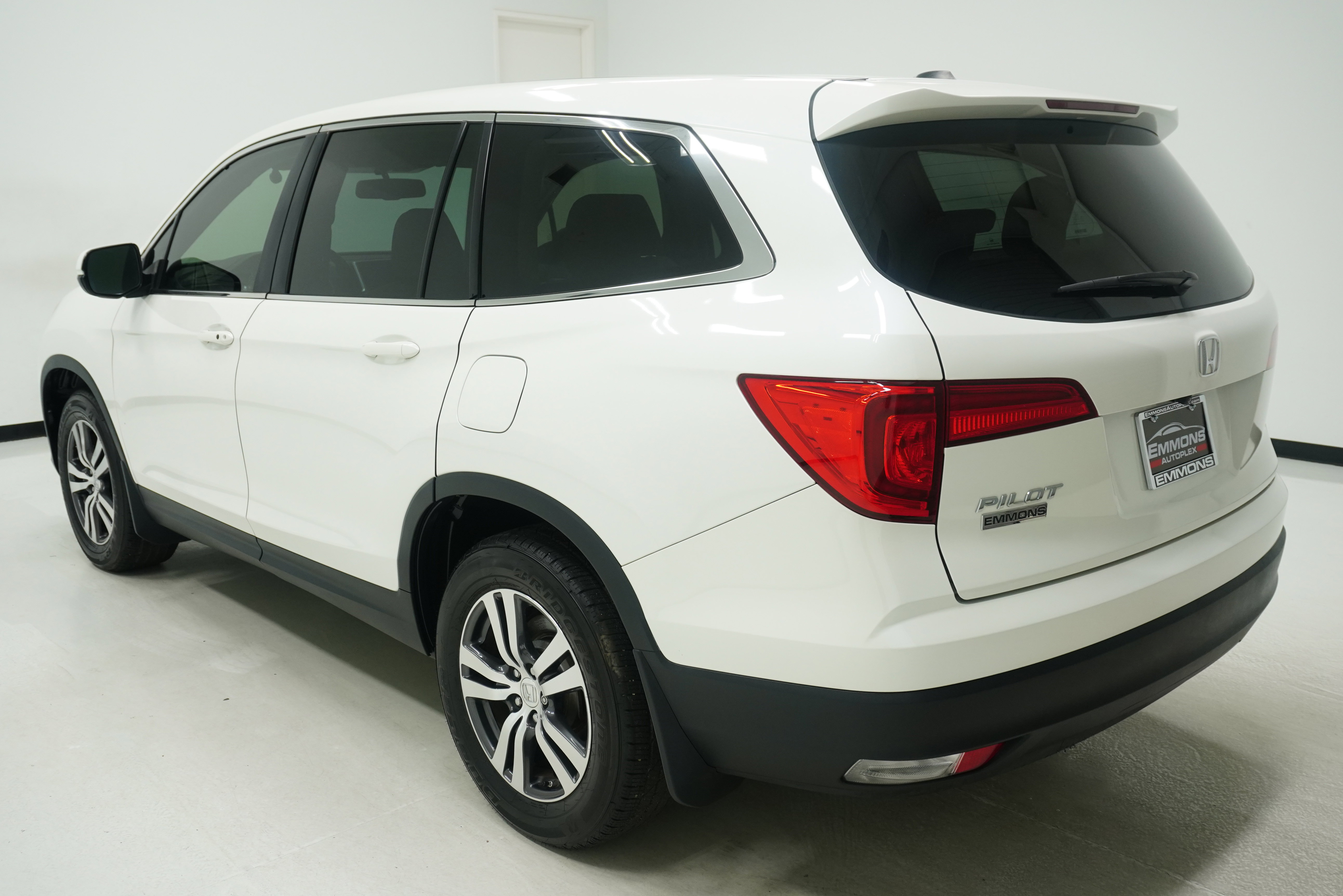 Used 2017 Honda Pilot EX-L image 6