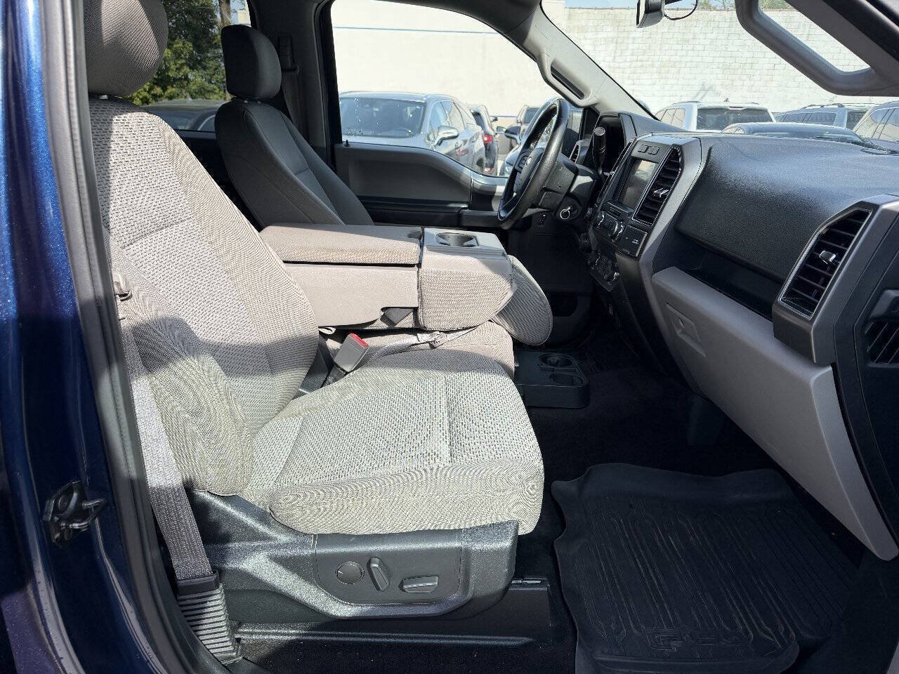 Used 2019 Ford F150 XLT w/ Equipment Group 302A Luxury AWD/4WD image 9