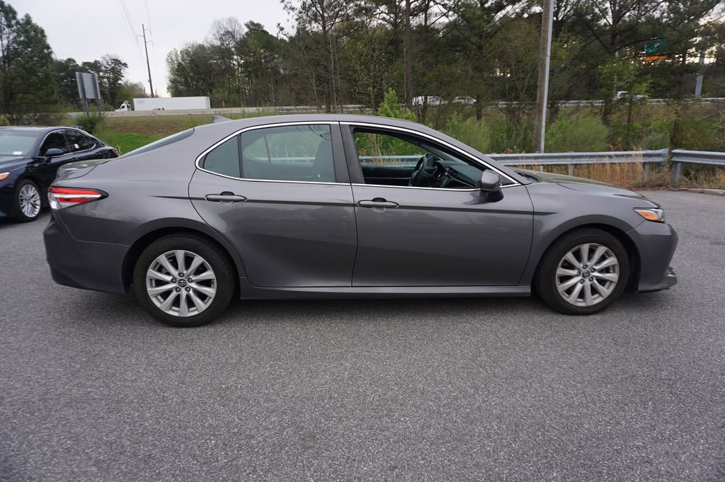 Used 2020 Toyota Camry LE image 22