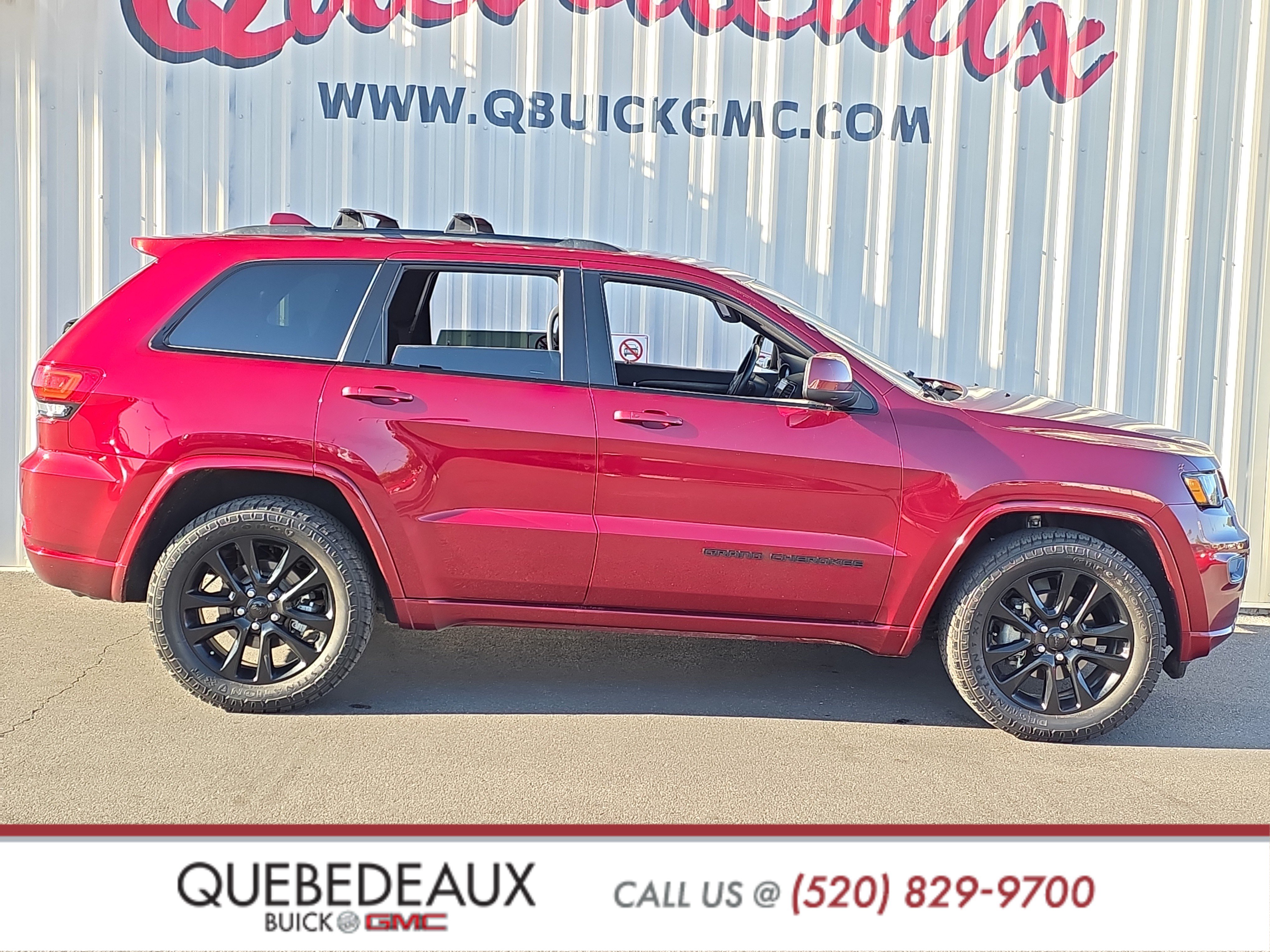 Used 2020 Jeep Grand Cherokee Altitude AWD/4WD image 8
