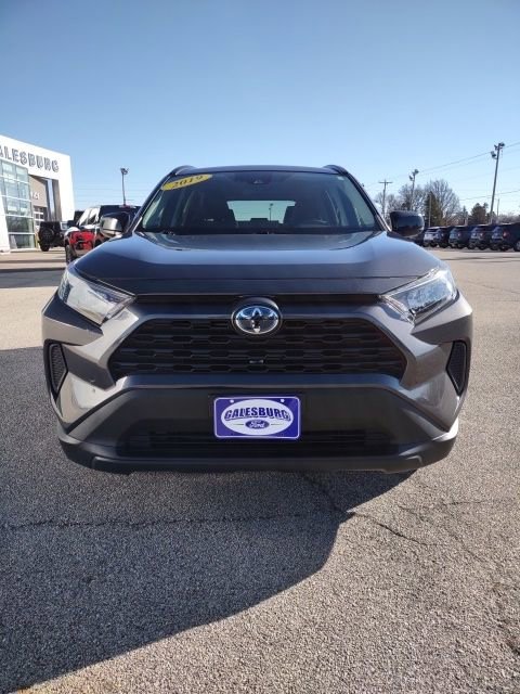 Used 2019 Toyota RAV4 LE image 8