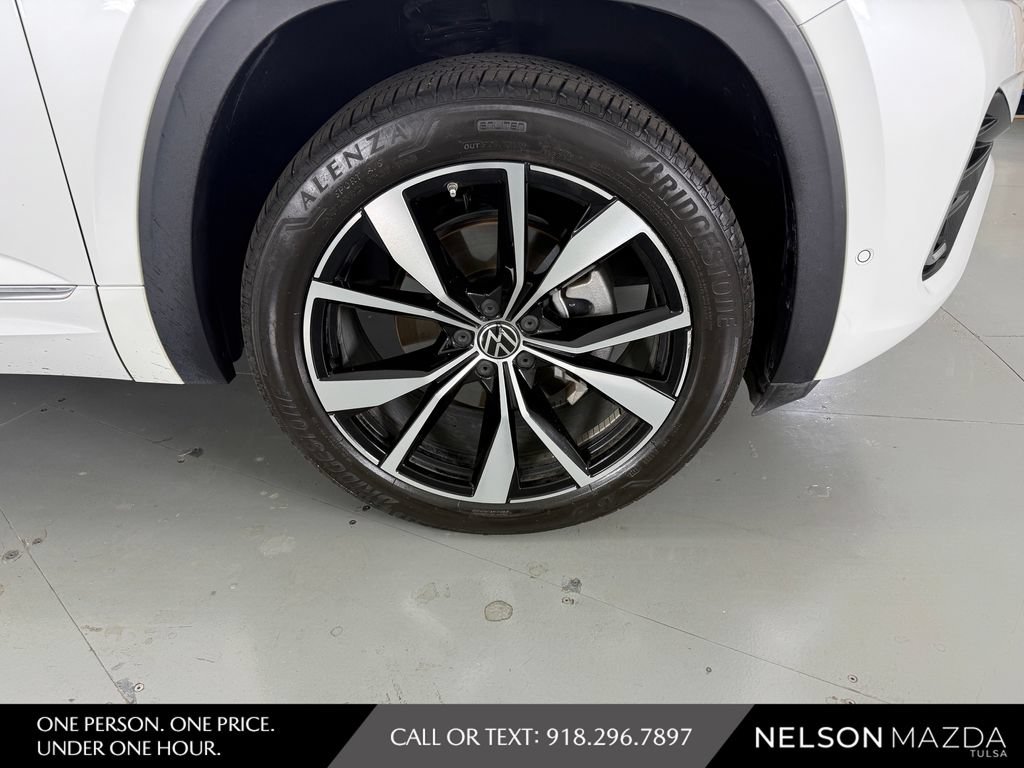Used 2024 Volkswagen Atlas SEL Premium R-Line AWD/4WD image 14