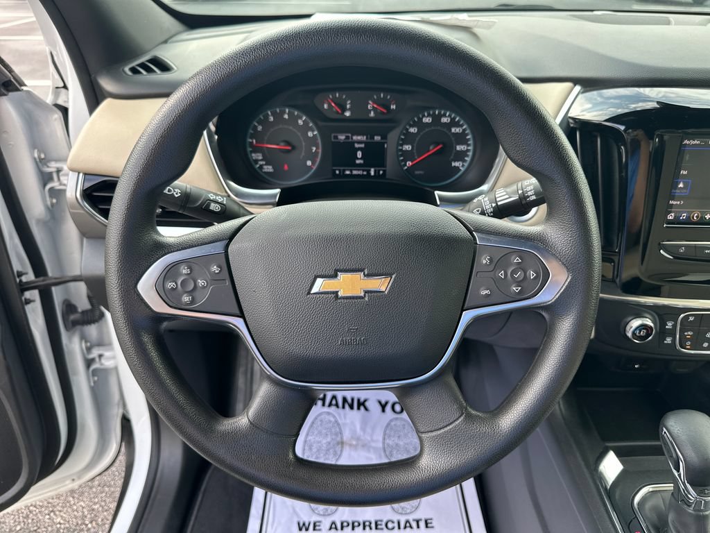 Used 2023 Chevrolet Traverse LS FWD image 17