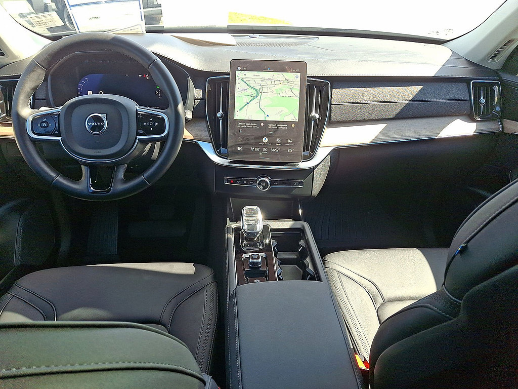 Used 2025 Volvo XC90 T8 Plus w/ Protection Package Premier AWD/4WD image 10