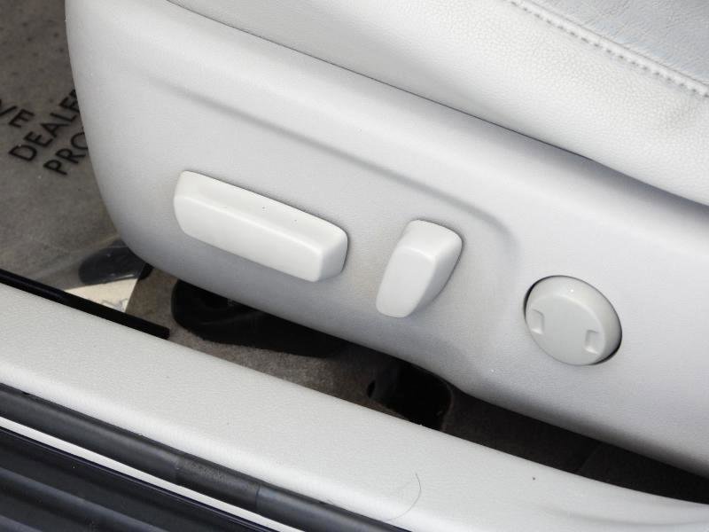 Used 2012 Toyota Camry XLE FWD image 46