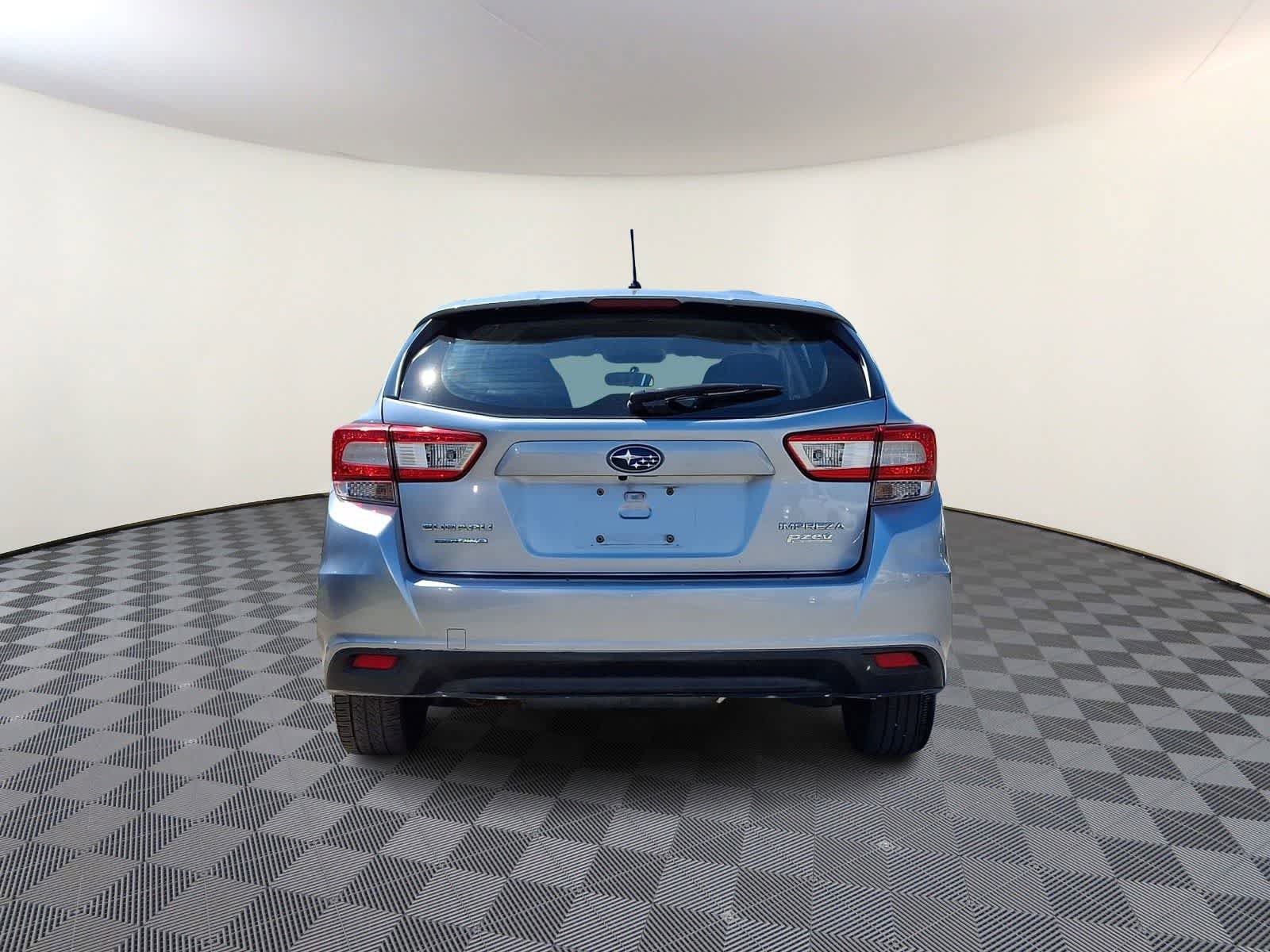 Used 2017 Subaru Impreza 2.0i AWD/4WD image 6