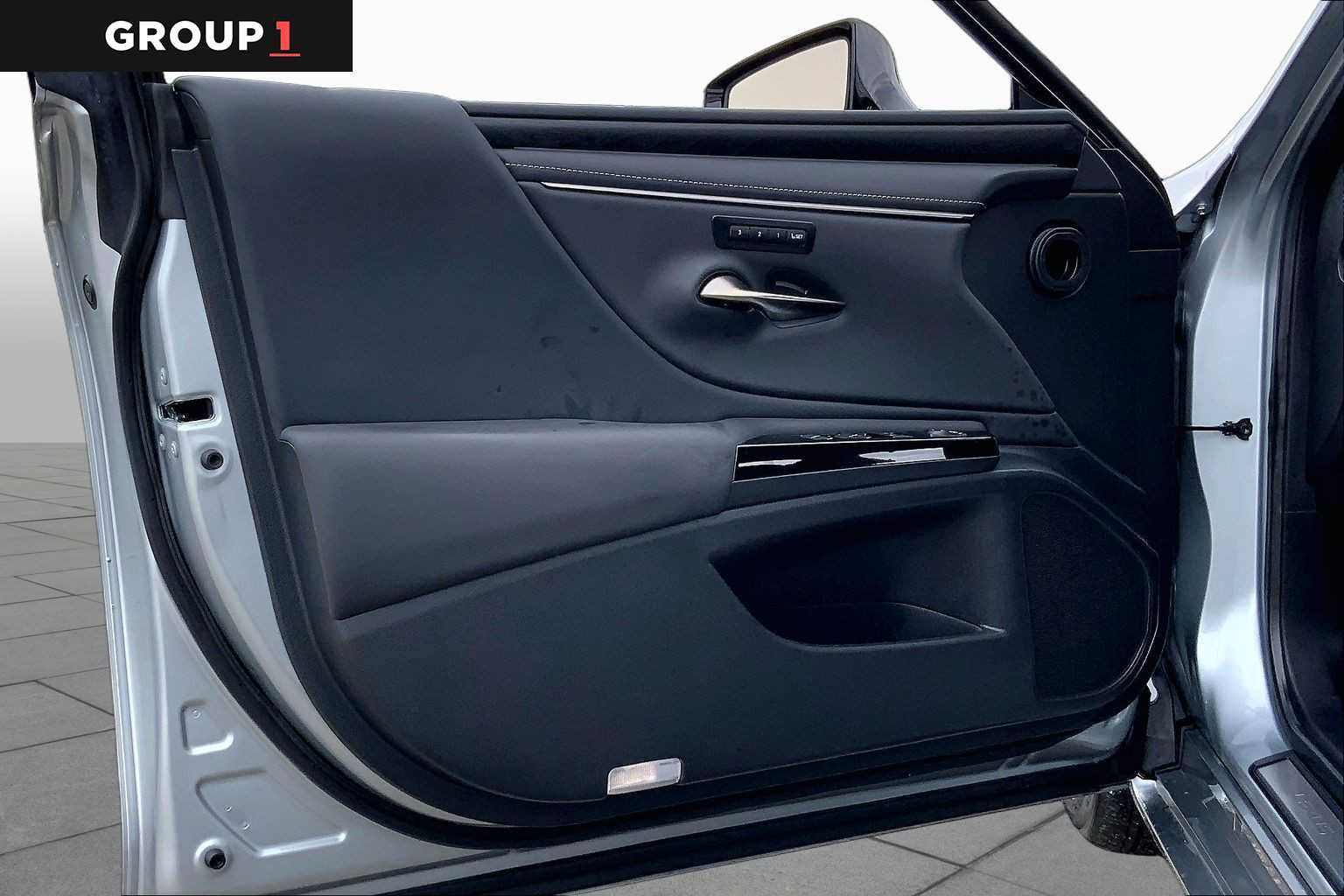 Used 2024 Lexus ES 350 w/ Premium Package FWD image 21