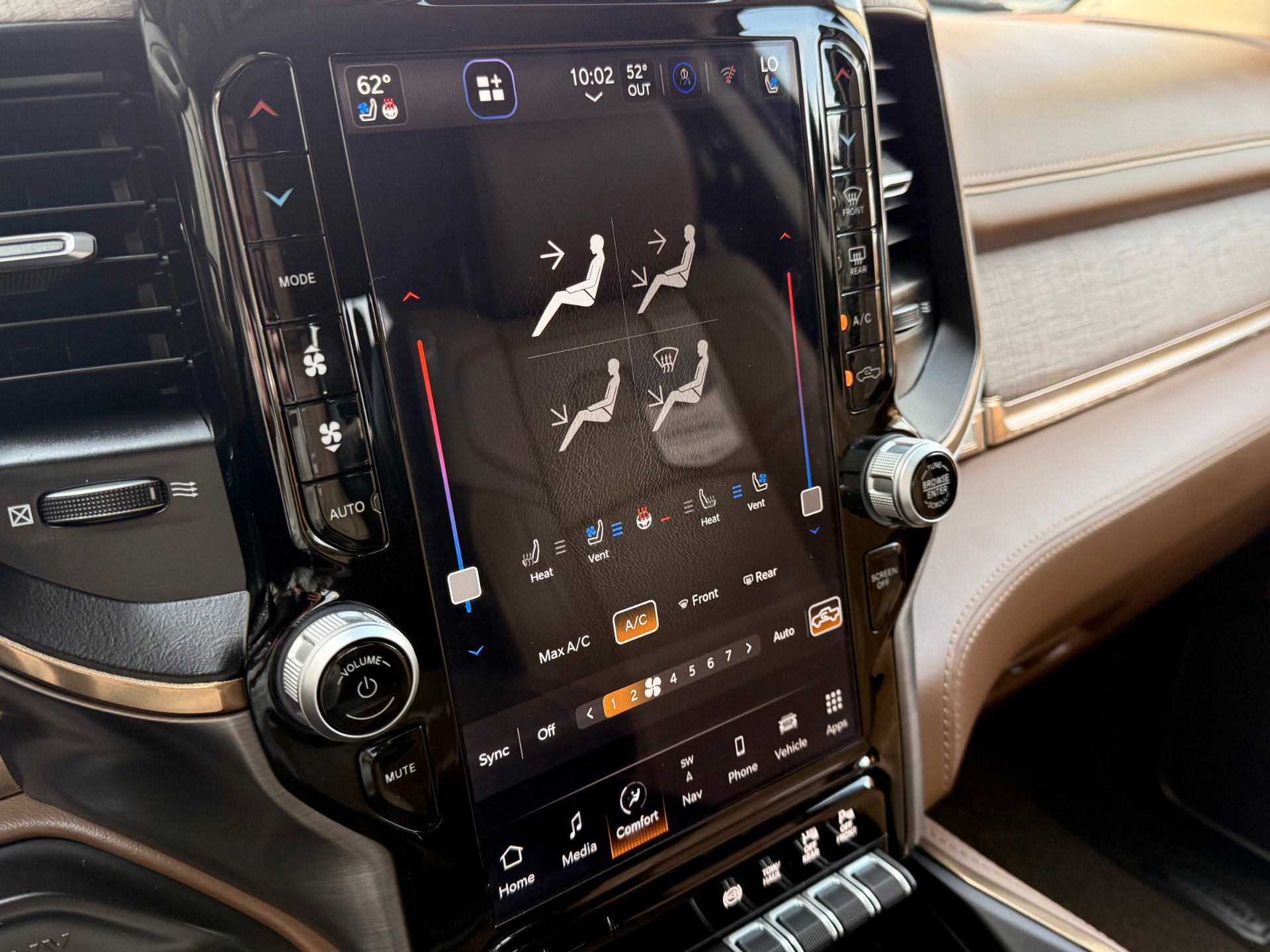 Used 2024 RAM 2500 Limited w/ Towing Technology Group AWD/4WD image 60