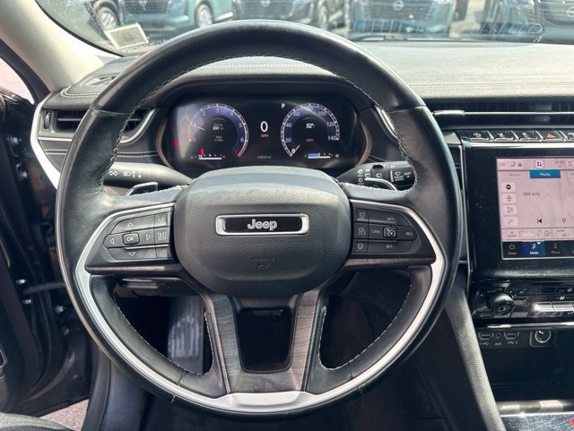 Used 2022 Jeep Grand Cherokee L Limited AWD/4WD image 10