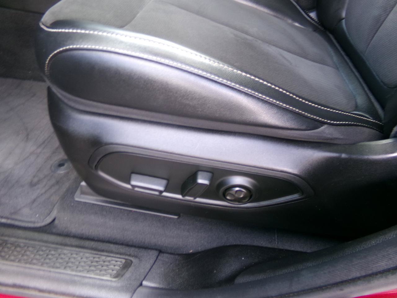 Used 2023 Jeep Grand Cherokee Altitude AWD/4WD image 14