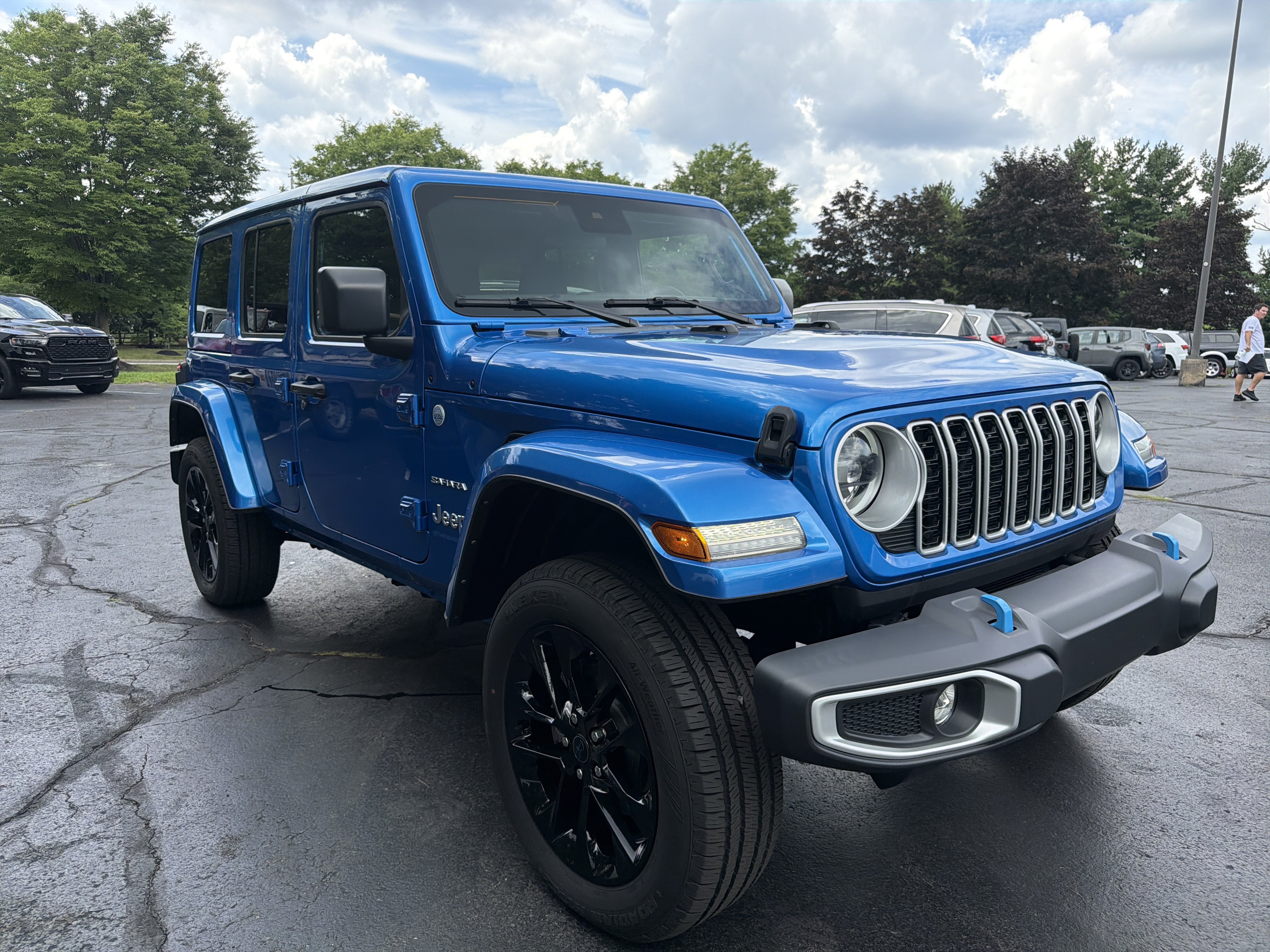 Certified 2024 Jeep Wrangler Unlimited Sahara AWD/4WD image 2