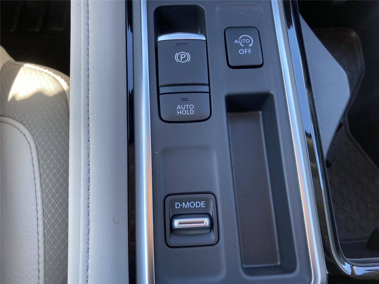 New 2026 Nissan Pathfinder SL w/ SL Premium Package image 15